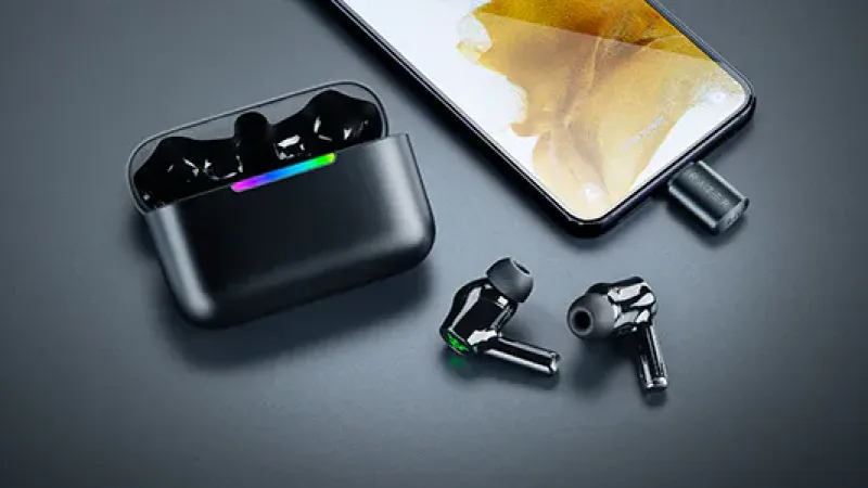 Razer'ın Kulaklık Kutusu Hem Alıcı Hem Şarj Ediyor