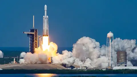 SpaceX Falcon Heavy Fırlatması Hava Nedeniyle Ertelendi