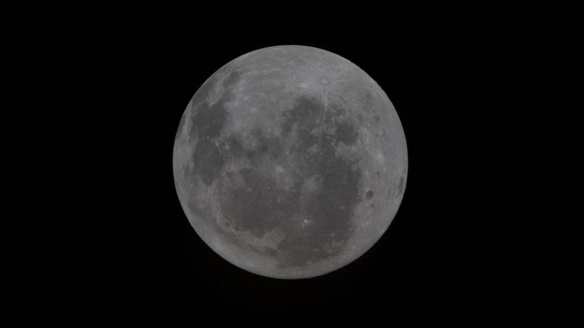 Artemis İki Astronotları Ay İle İlk Teması Kurdu