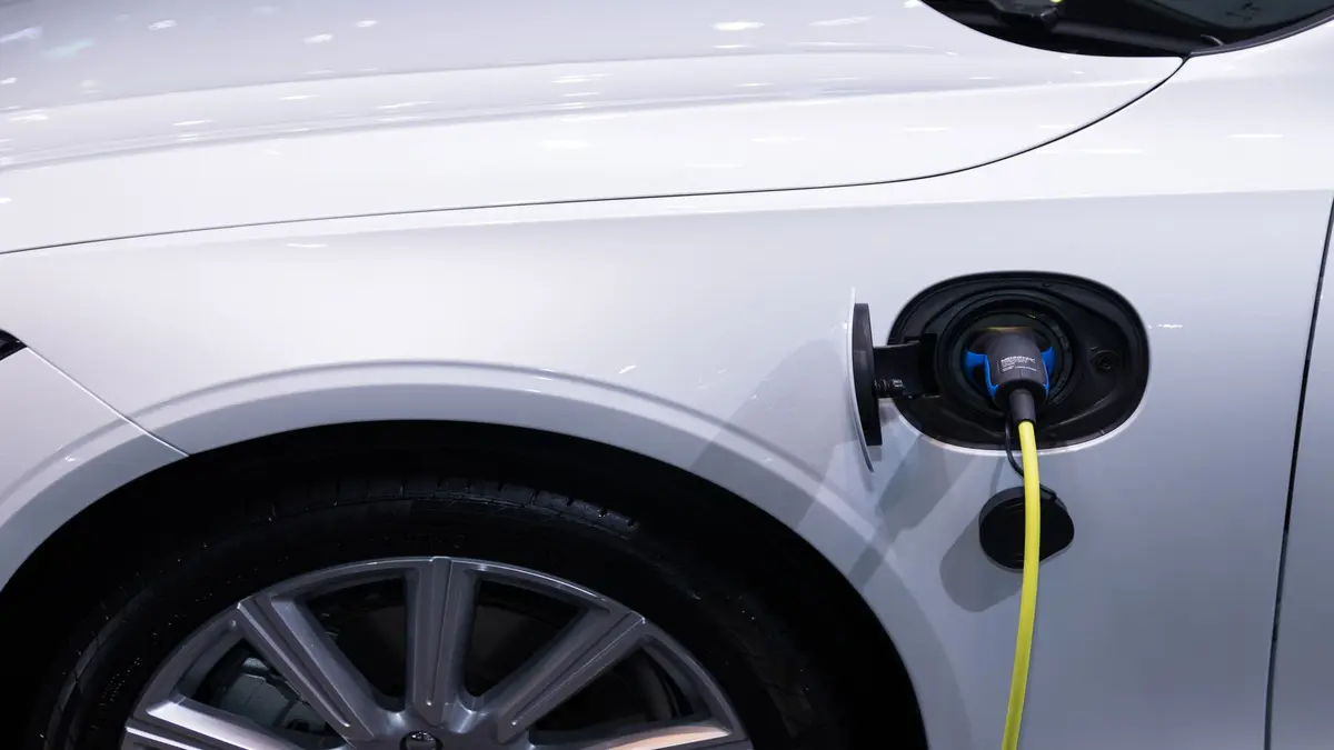 Şehir İçi Yakıt Tasarrufu: Mild, Tam ve Plug-in Hibrit'in Gizli Kusurları ve Üstün Yönleri